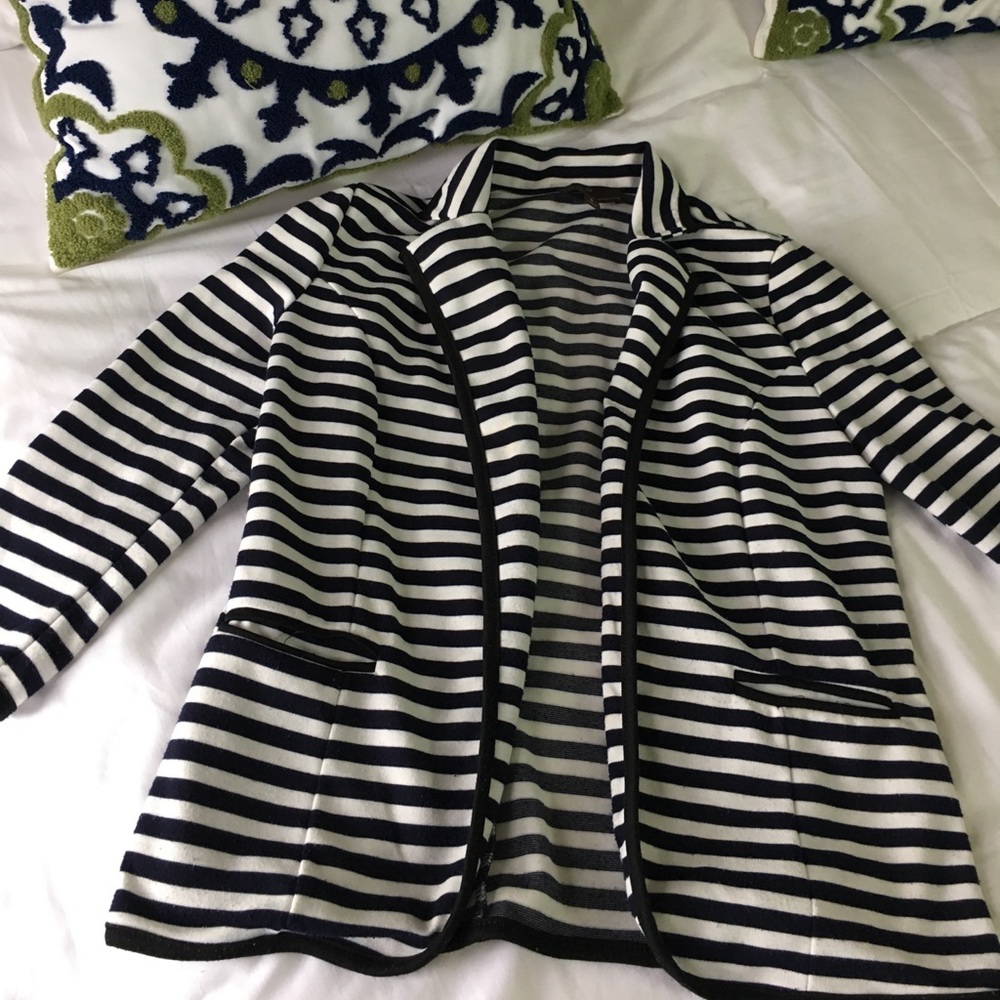 Lovely navy and white blazer with pipping