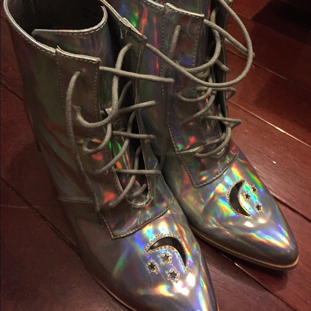 YRU AURA silver booties NWOB