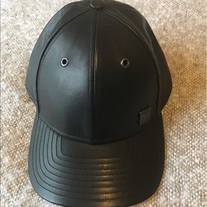 Melin black leather hat unisex