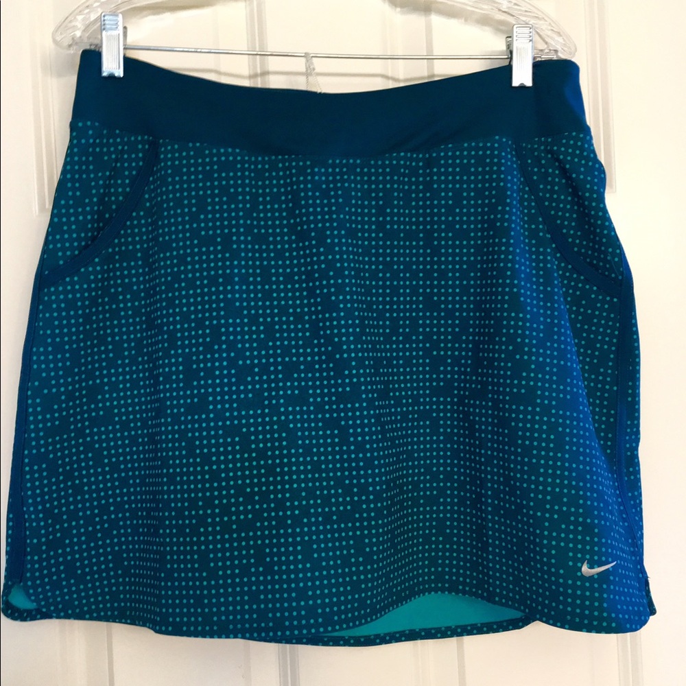 Nike Golf skort, Sz Medium NWT
