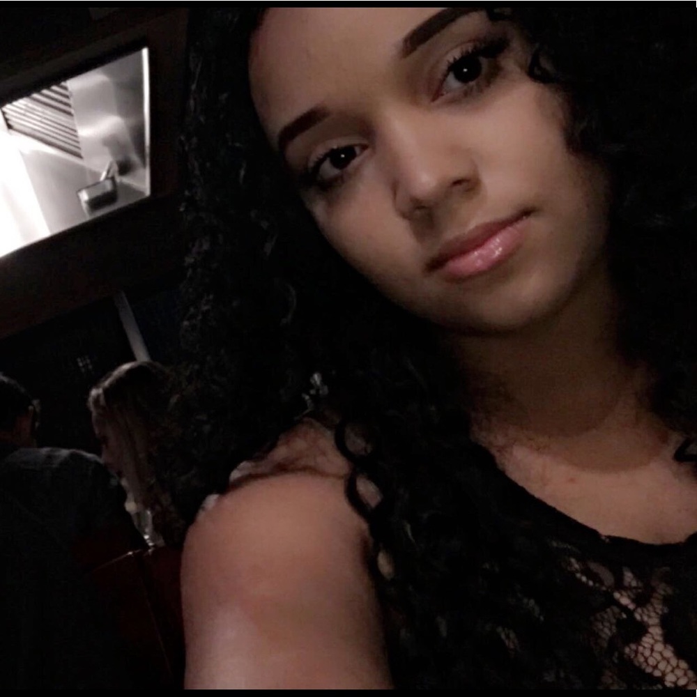 Meet your Posher, Alizeyaisha