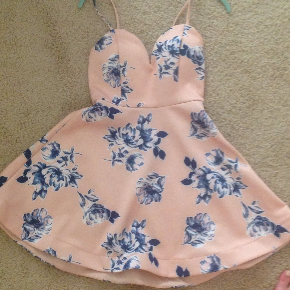 Sweetheart peach floral swing dress