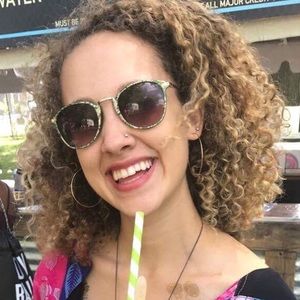 Meet your Posher, Nadia