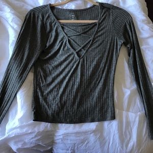 Stripped grey long sleeve tee