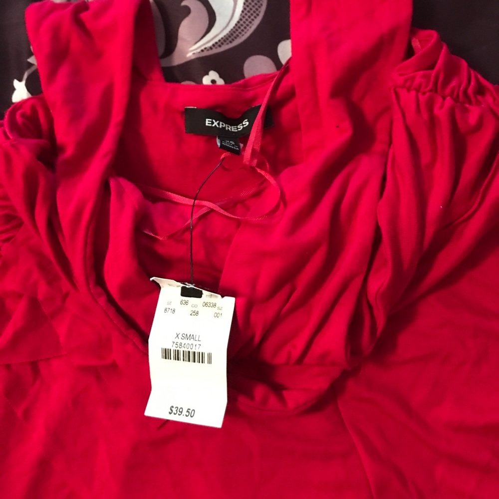 Red top - Picture 3 of 4