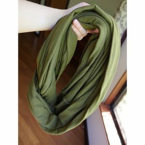 MUST GO--H&M infinity scarf