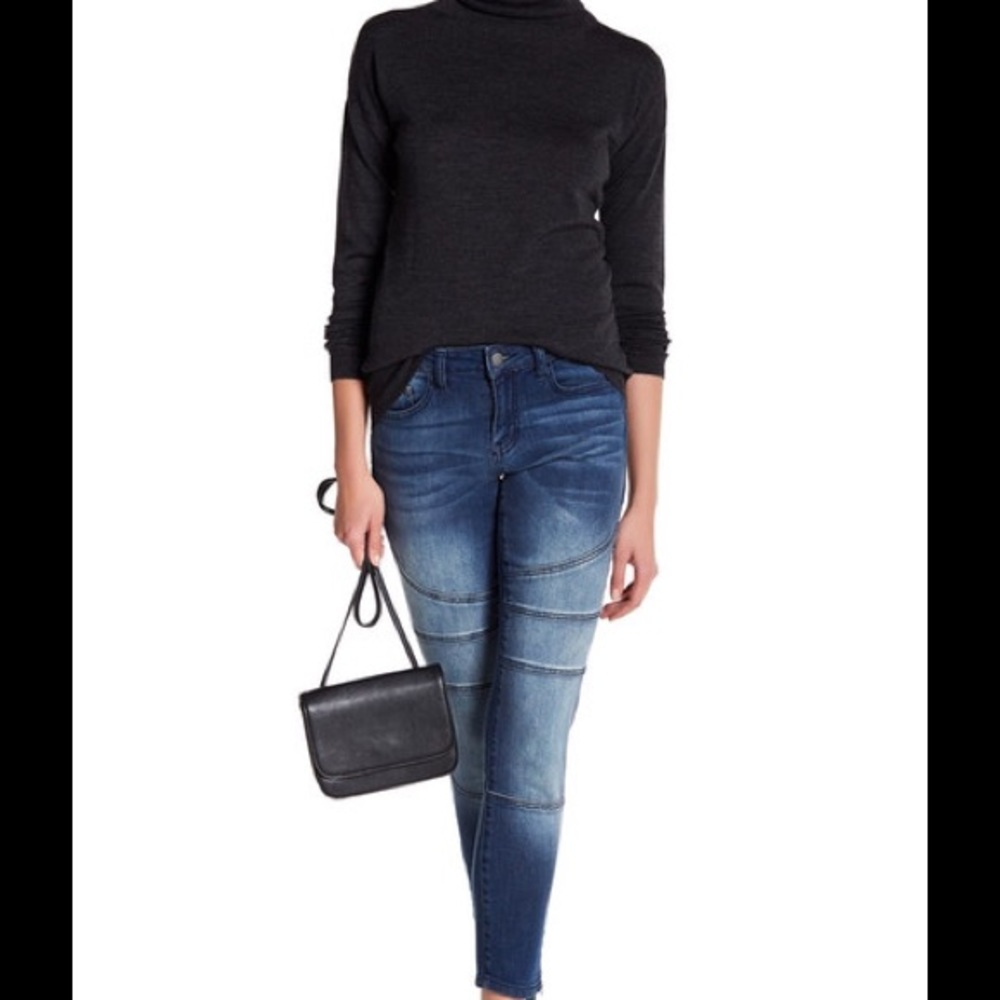 Free Shipping!!!Super Cute Jeans - Waist Size 23"