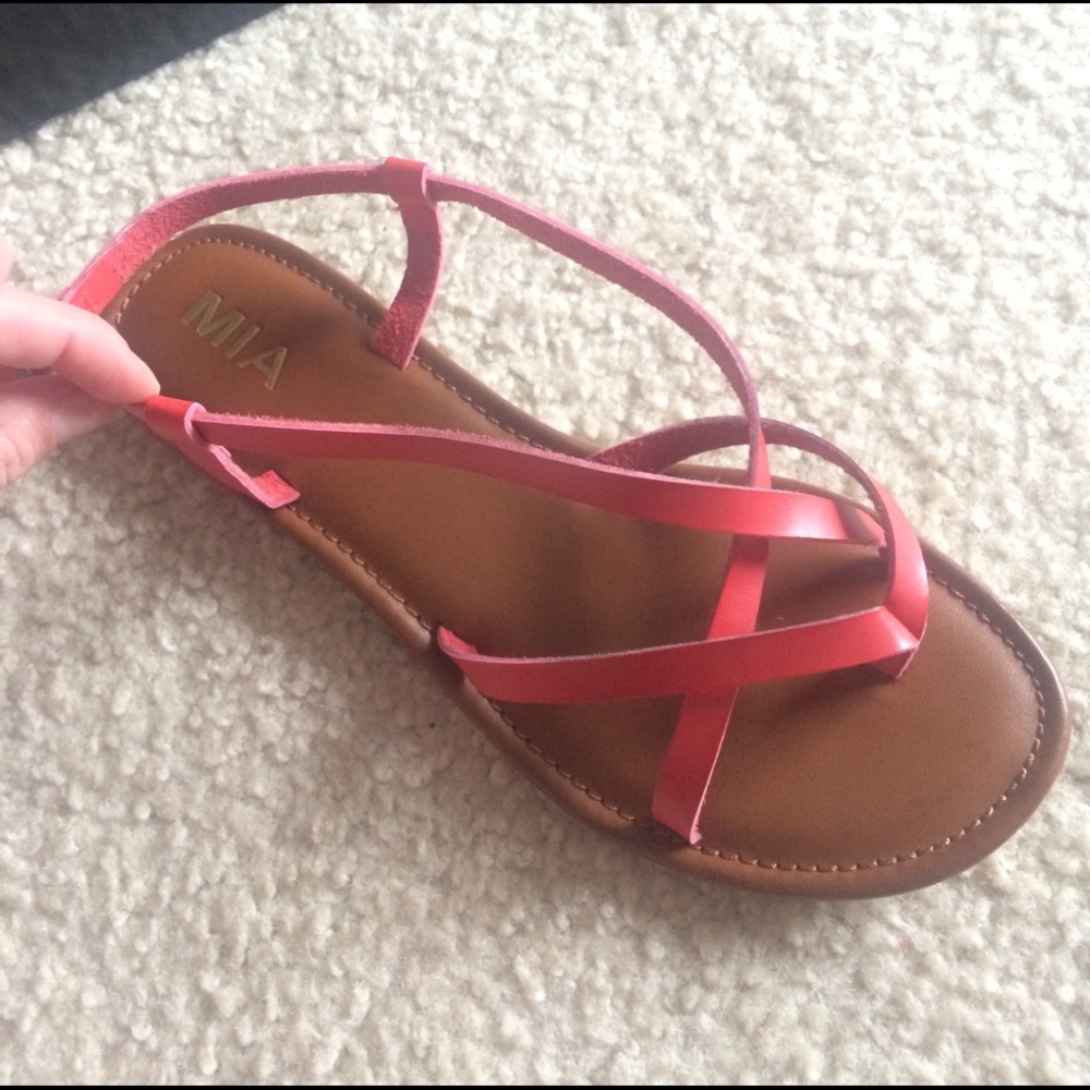 MIA Cruise Flat Sandal.