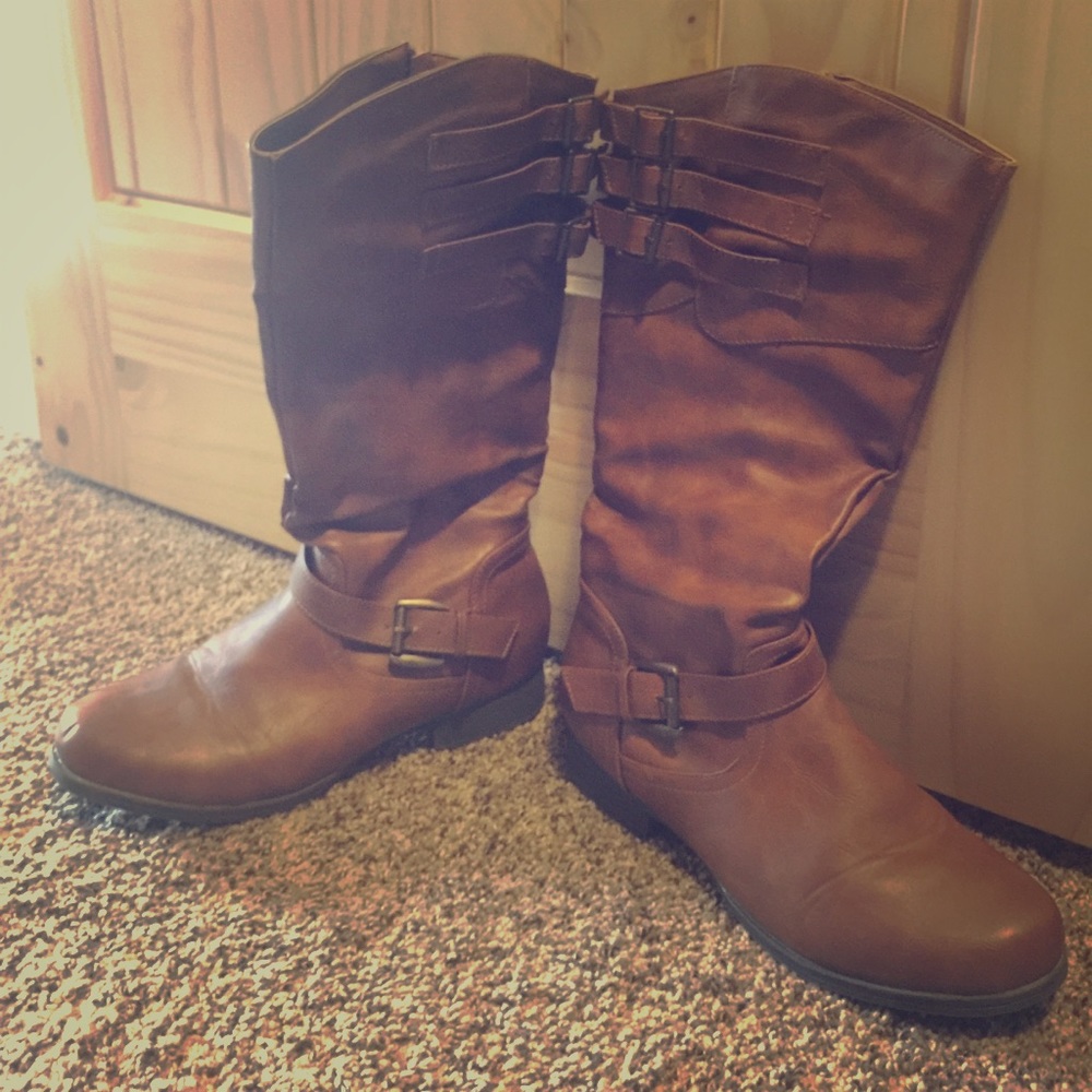 SOS zip up wide calf boots size 9
