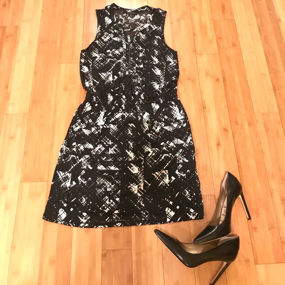 Banana Republic stretch dress with pockets. size M