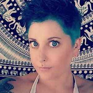 Meet your Posher, Danae