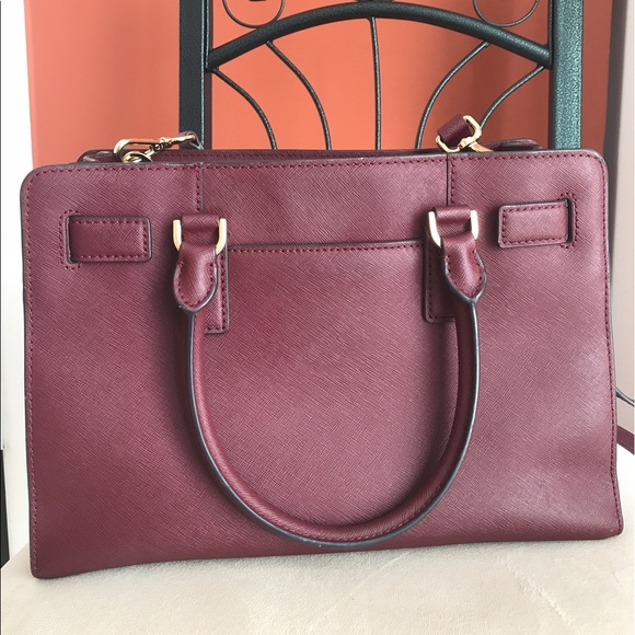 MICHAEL KORS✨plum/burgundy cross body purse‼️‼️‼️ - Picture 2 of 6