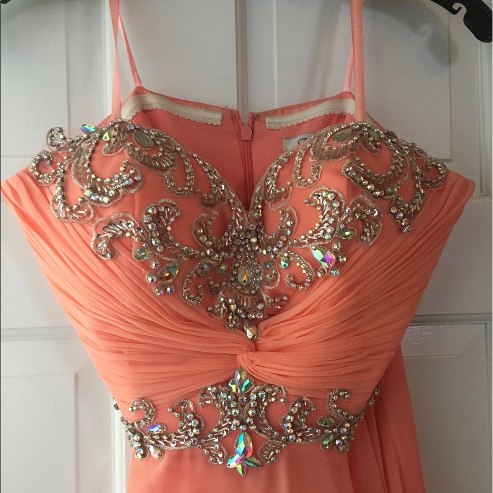 Cache prom dress with matching handkerchief