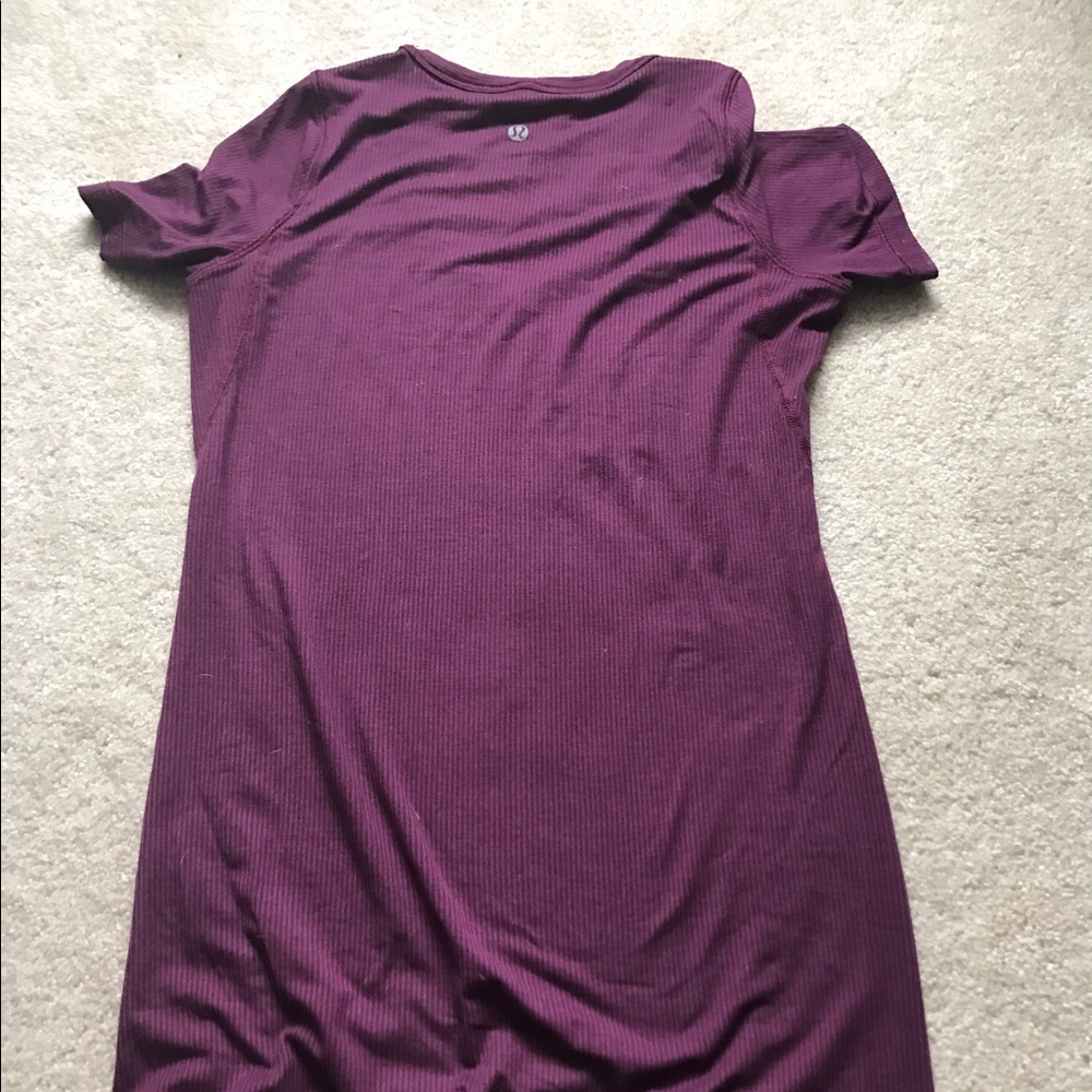 Lulu lemon workout top - Picture 2 of 3