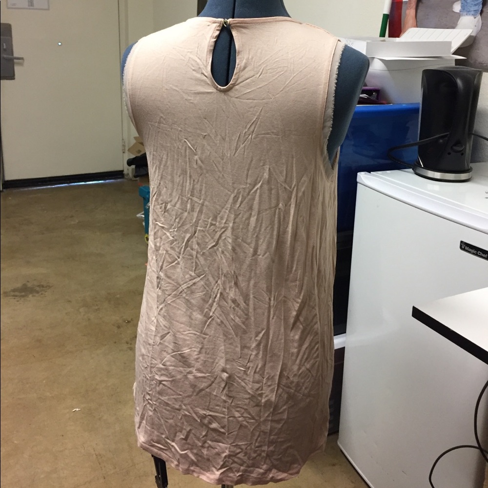 Clothes - Picture 3 of 4