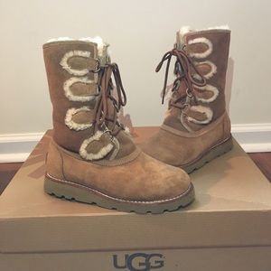 LIKE NEW LACE-UP UGG BOOTS!!