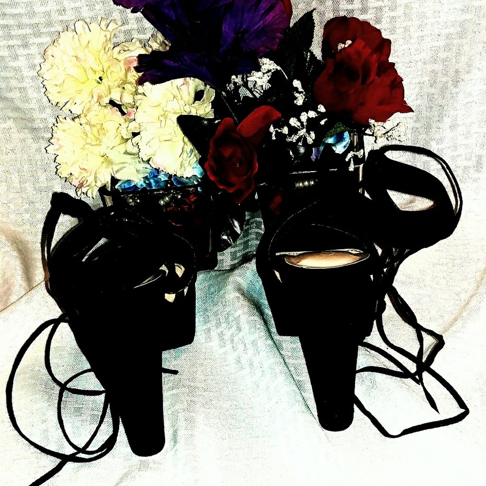 Shoes - Picture 3 of 5