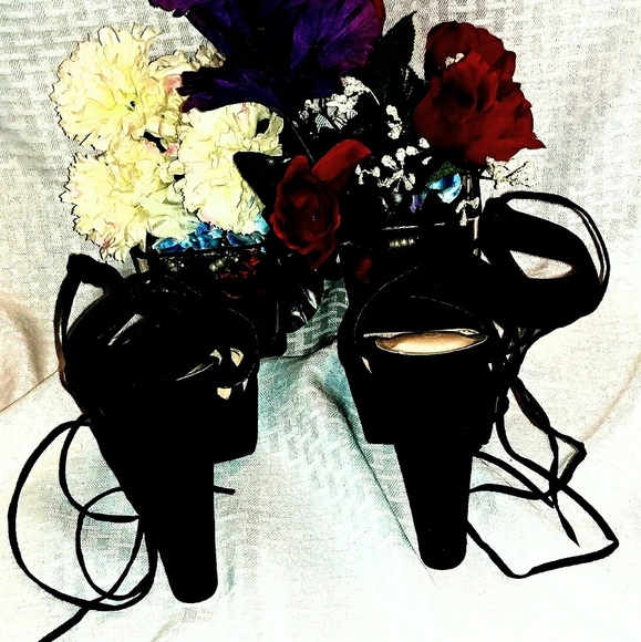 Shoes - Picture 3 of 5