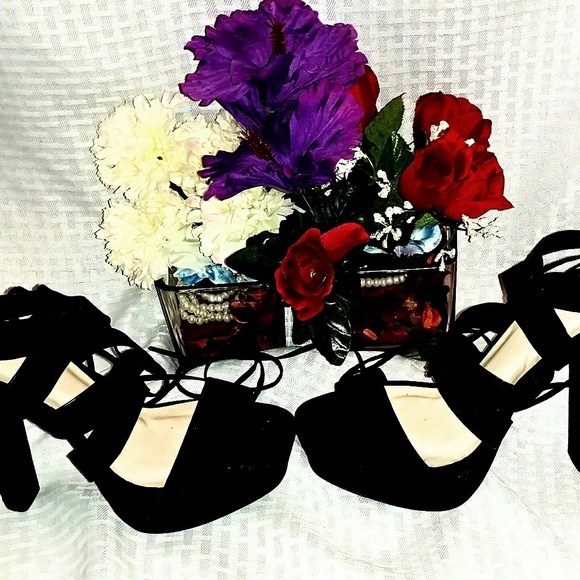 Shoes - Picture 4 of 5