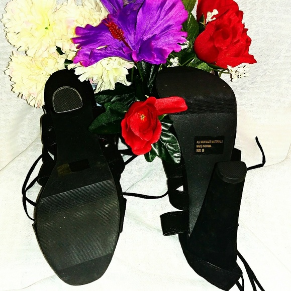 Shoes - Picture 5 of 5