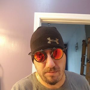 Meet your Posher, Tone