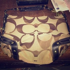 Classic Coach Hobo Shoulder bag