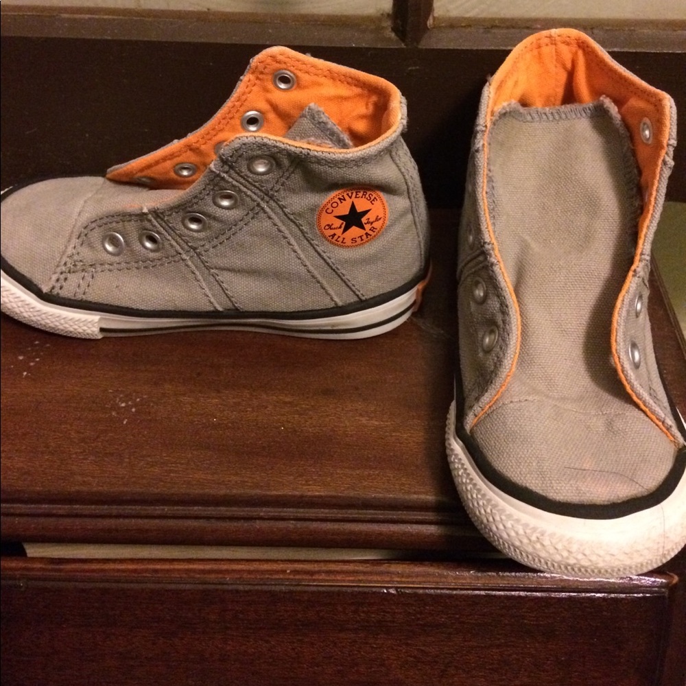 Boys chuck taylors