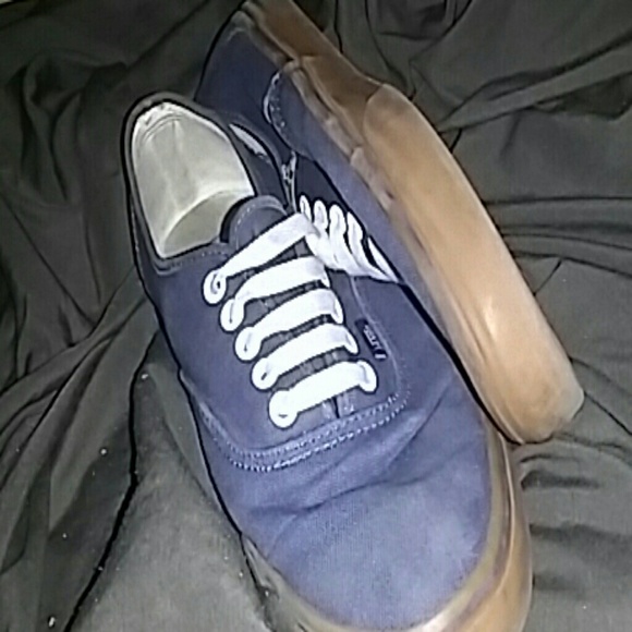 Vans - Picture 2 of 2