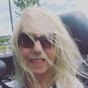 Meet your Posher, Robin