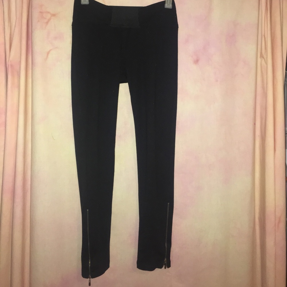 Black zipper leggings