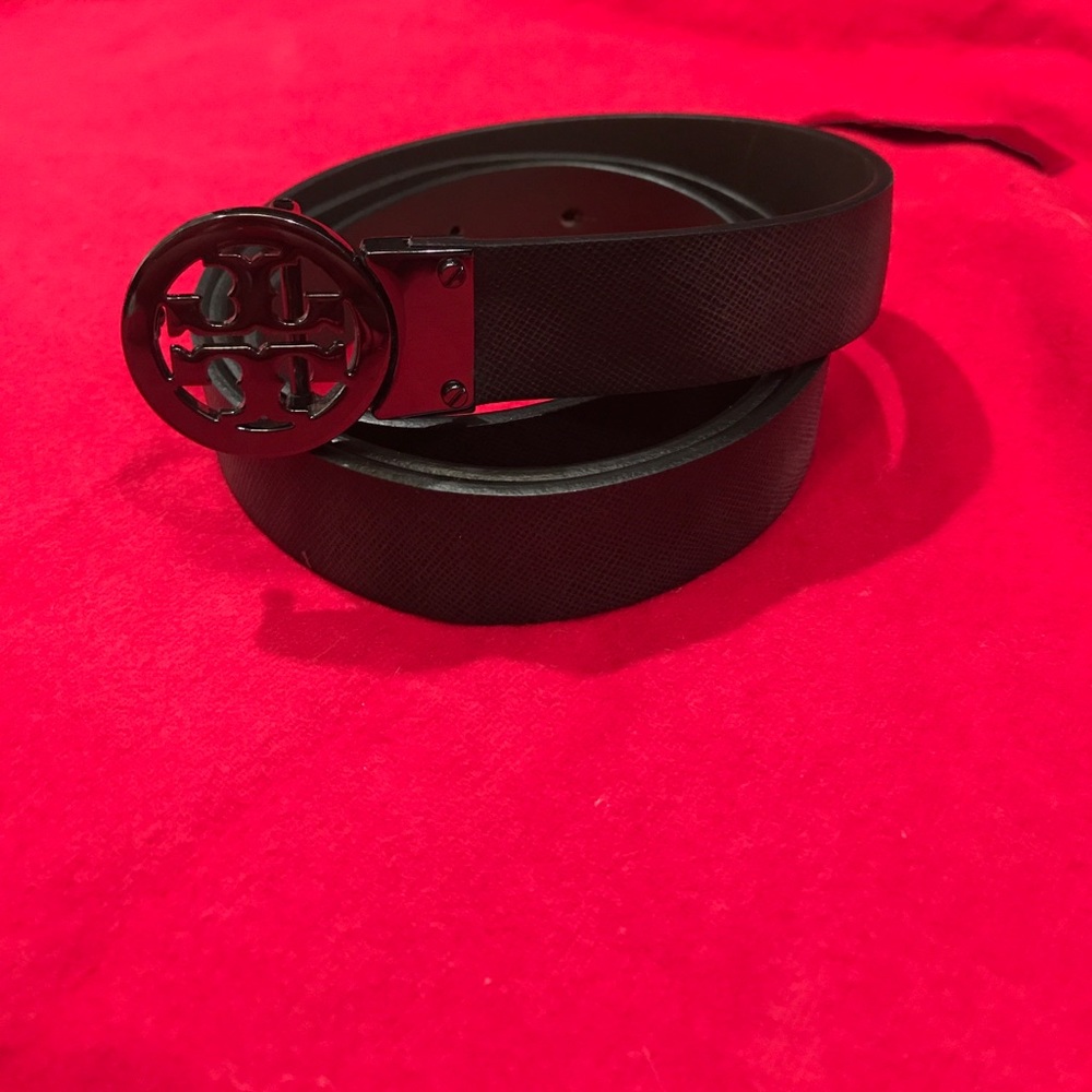 Tory Burch M reversible belt. Gunmetal Buckle.
