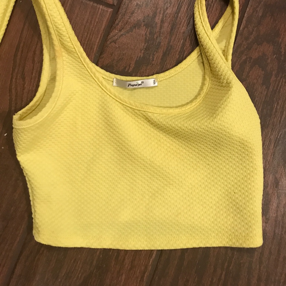 🌸🌺Bright Yellow Two piece - Picture 5 of 6