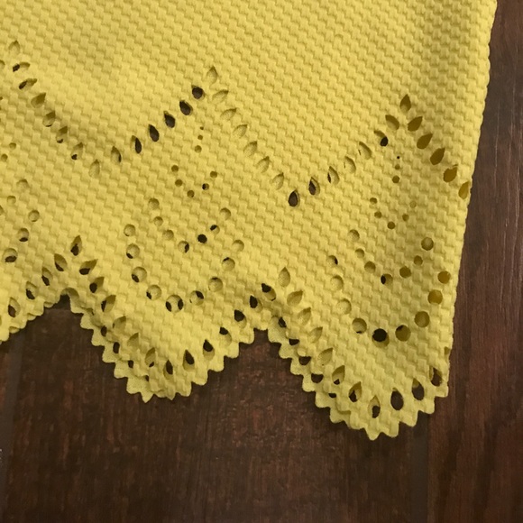 🌸🌺Bright Yellow Two piece - Picture 4 of 6