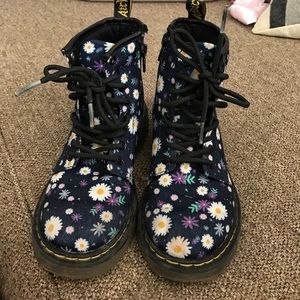 Youth dr martens