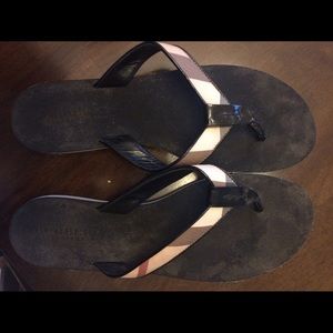 Women's Burberry flip flops