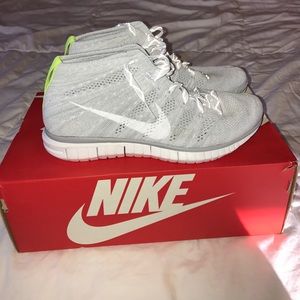 Nike free flyknit chukka