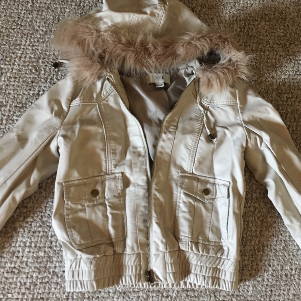 Cute beige winter jacket with faux fur hood!