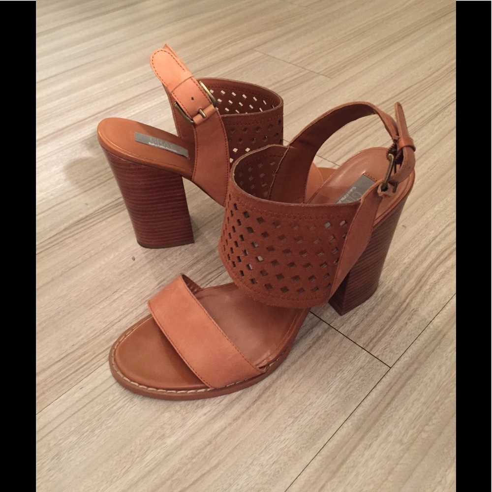 Saks Fifth Avenue sandals SOLD