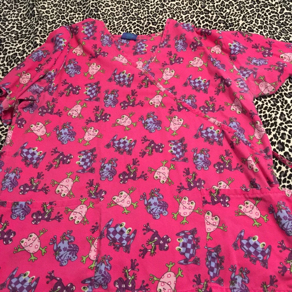 Scrub top