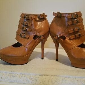 Brown booties (camel color)
