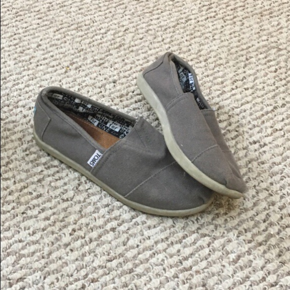 Toms slip on shoes