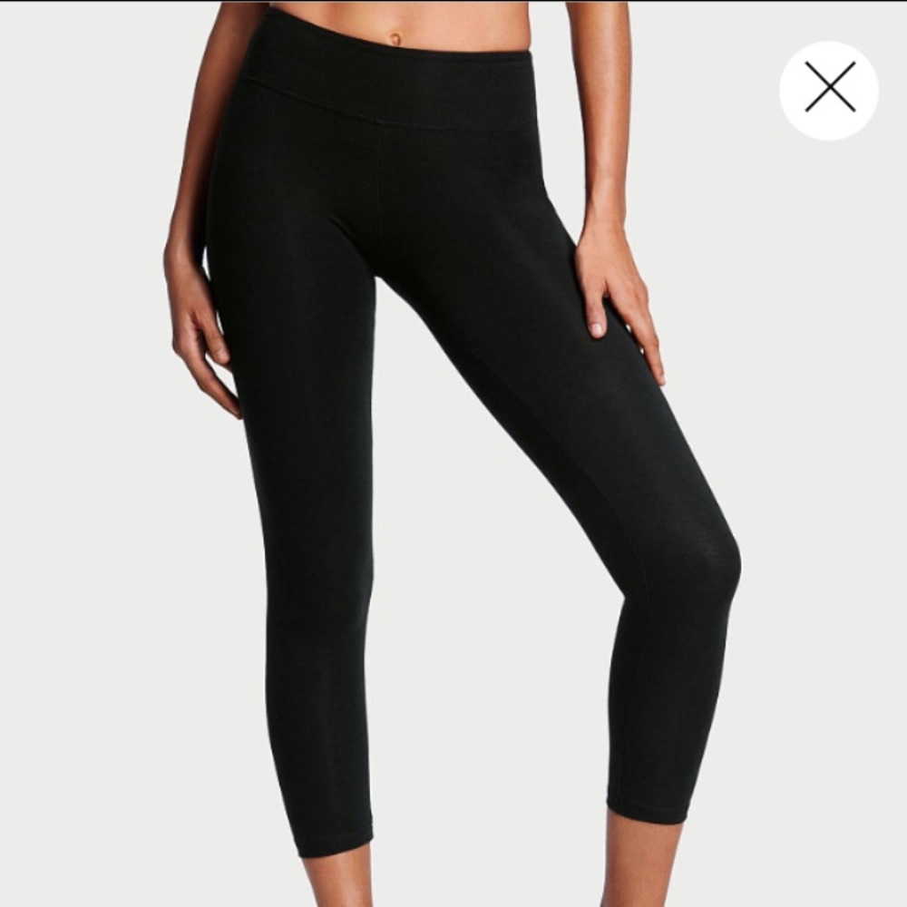 Victoria's Secret Capri Yoga Pants