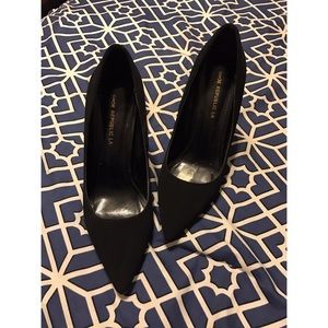 Black high heels 😍