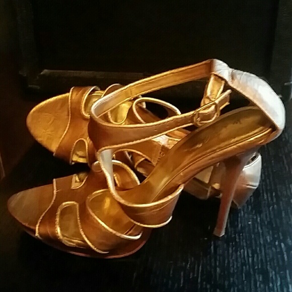 🎉HP🎉Gold Strappy High Heels - Picture 1 of 5