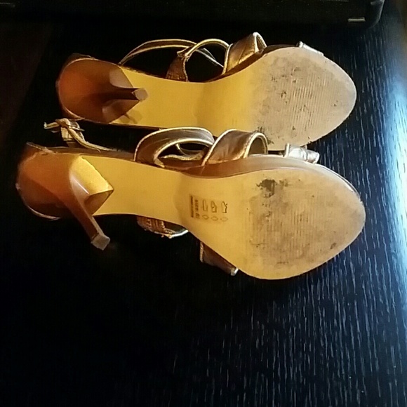 🎉HP🎉Gold Strappy High Heels - Picture 4 of 5