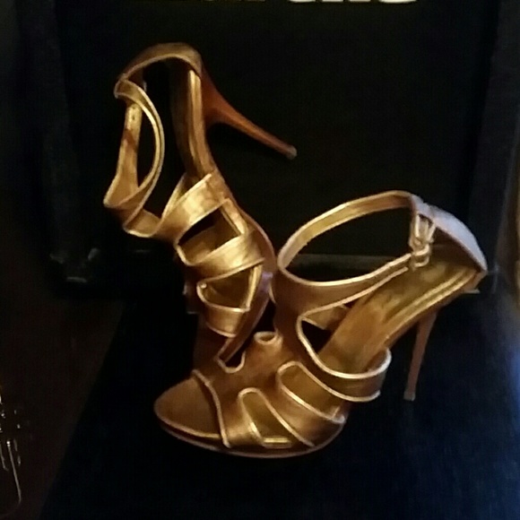 🎉HP🎉Gold Strappy High Heels - Picture 3 of 5