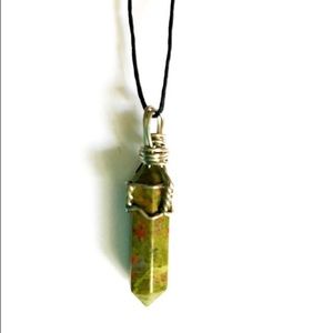 ✨MUST GO✨ Unakite Crystal Necklace