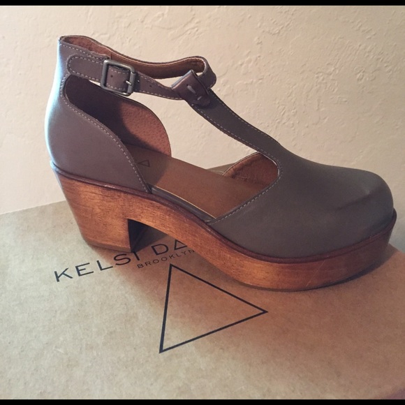 Kelsi Dagger Casablanca platform heel NWT - Picture 2 of 3