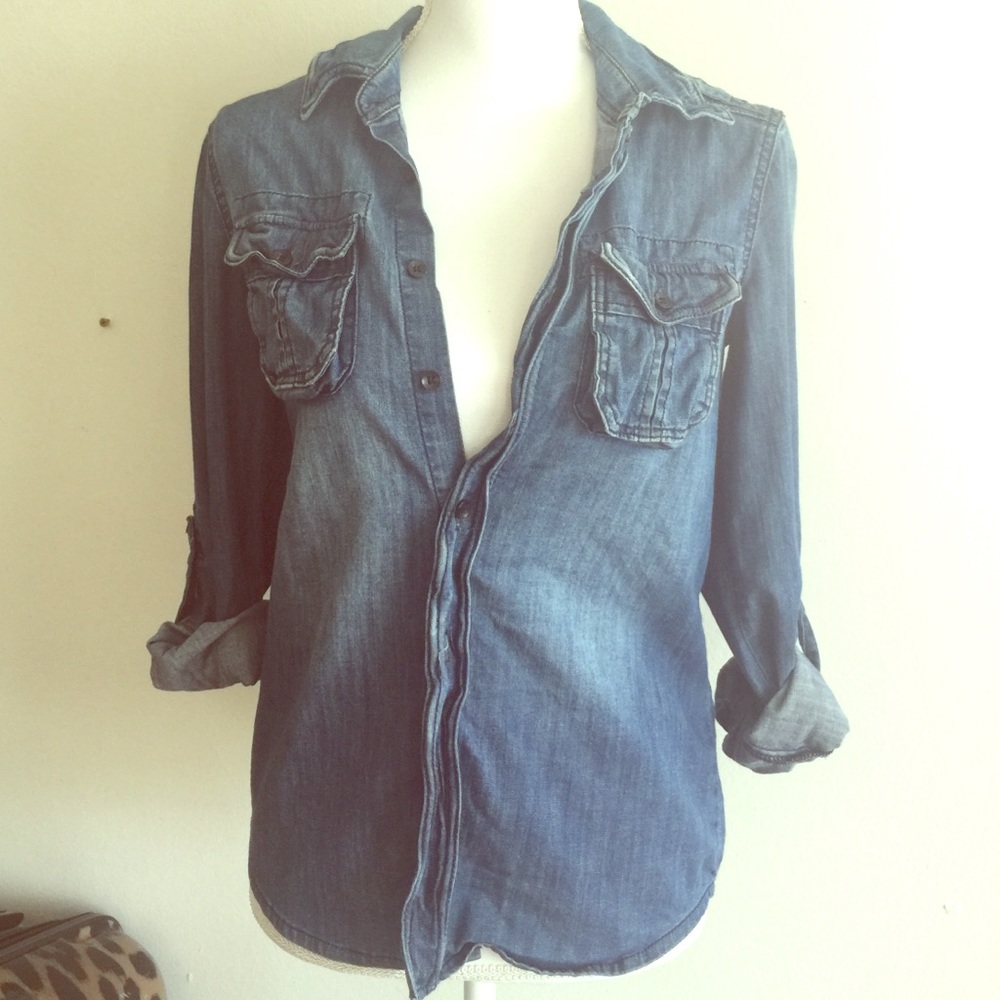 Denim shirt with wires in piping. By Uniq. Small