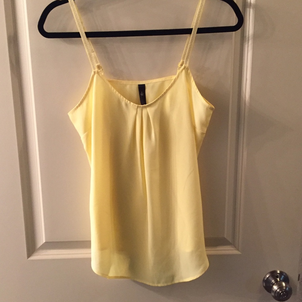 NWOT Pretty yellow tank top!
